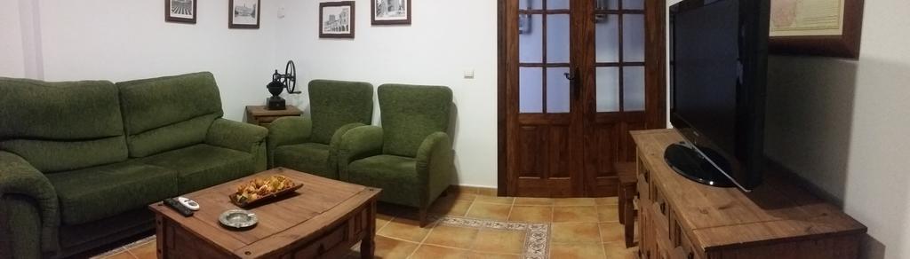 Hostal Rural La Casa Verde Cheles Exterior photo